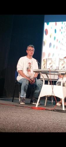 IMG-16a4c6122340a48bd5c35a544de6c1f2-V